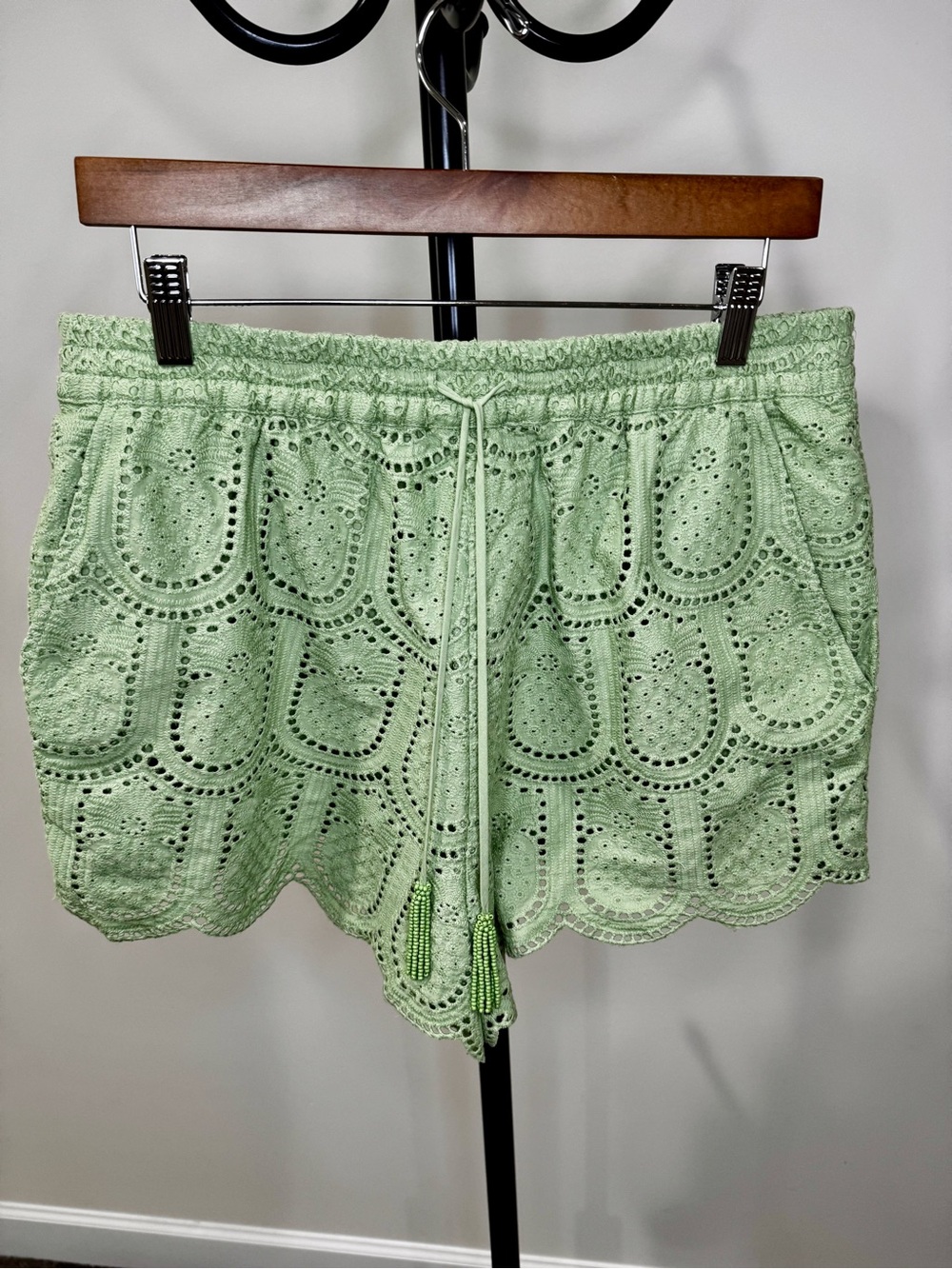 Farm Rio Womens Pinapple Eyelet Shorts - Picture 6 of 7